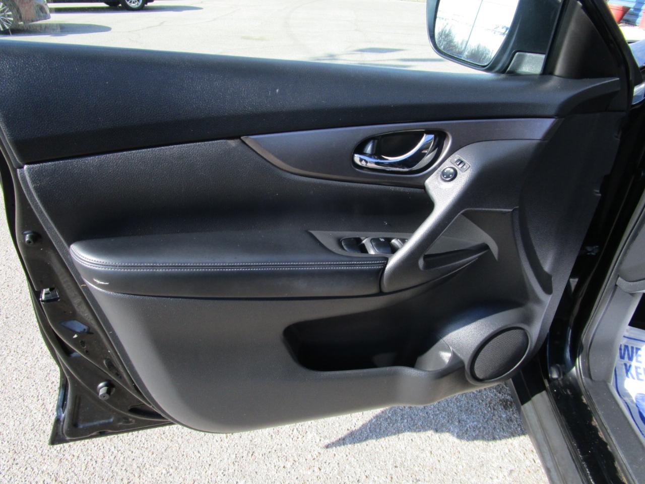 Nissan Rogue AWD 4dr SV 2016