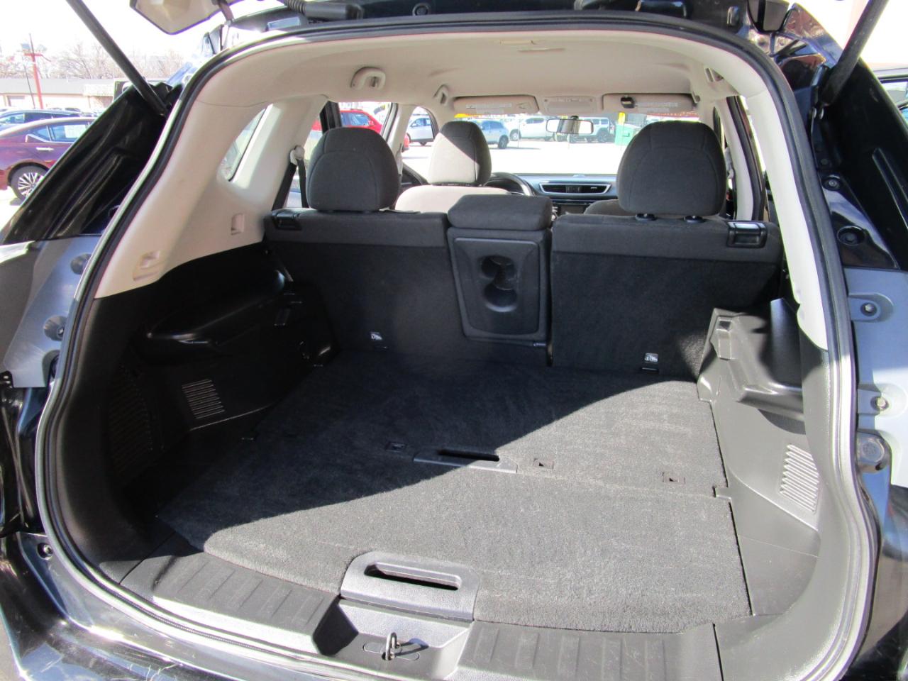 Nissan Rogue AWD 4dr SV 2016