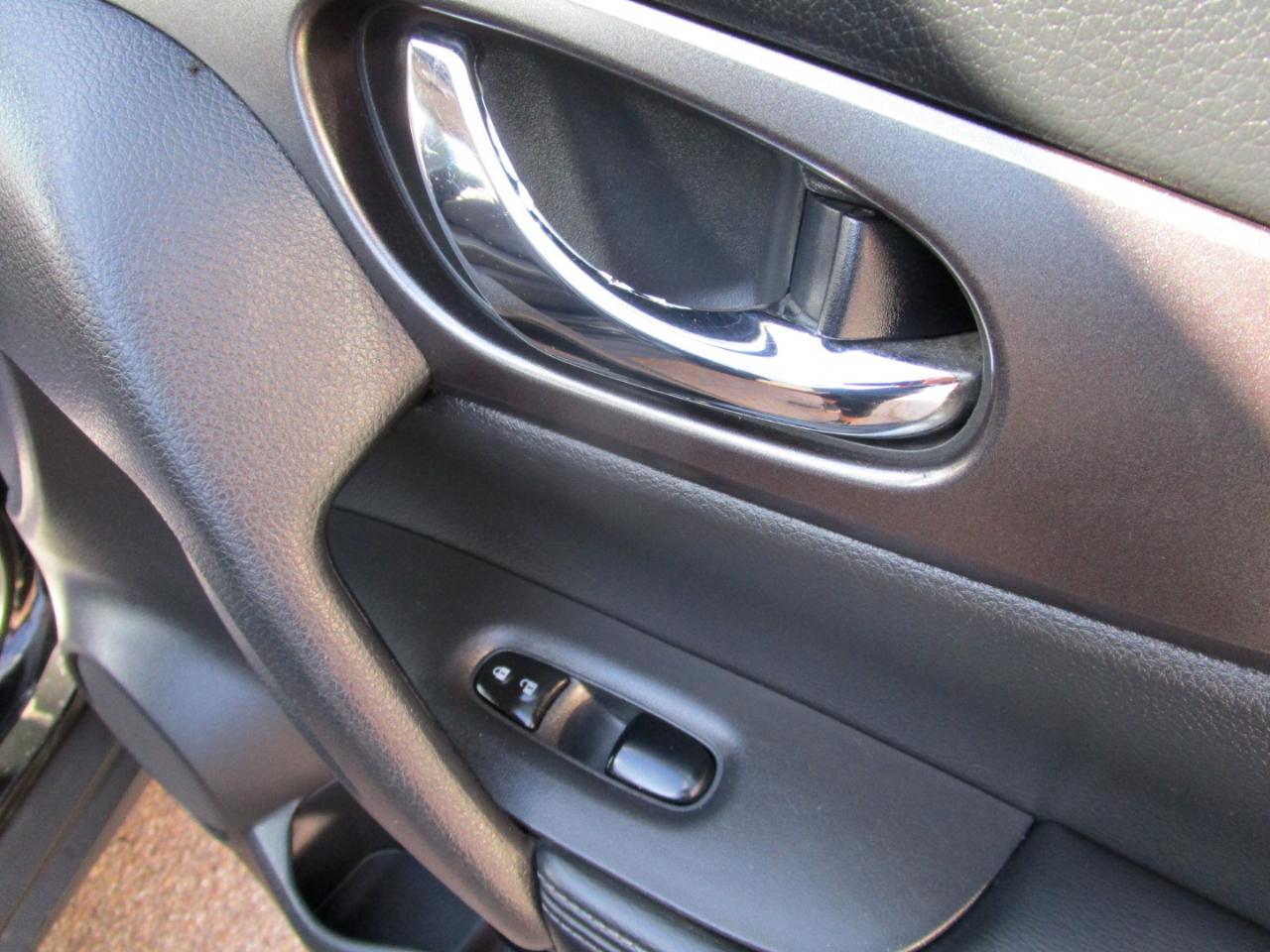 Nissan Rogue AWD 4dr SV 2016