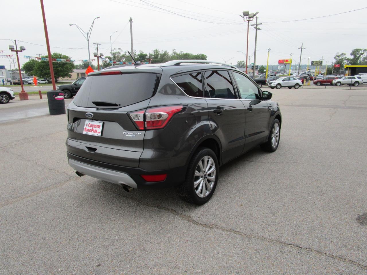 Ford Escape Titanium 4WD 2017