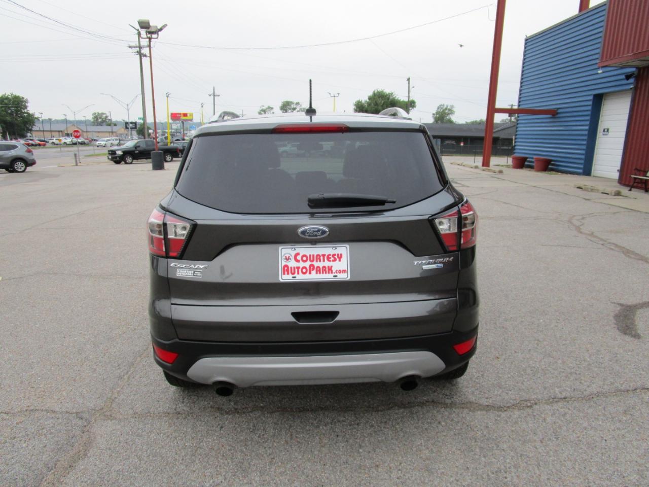 Ford Escape Titanium 4WD 2017