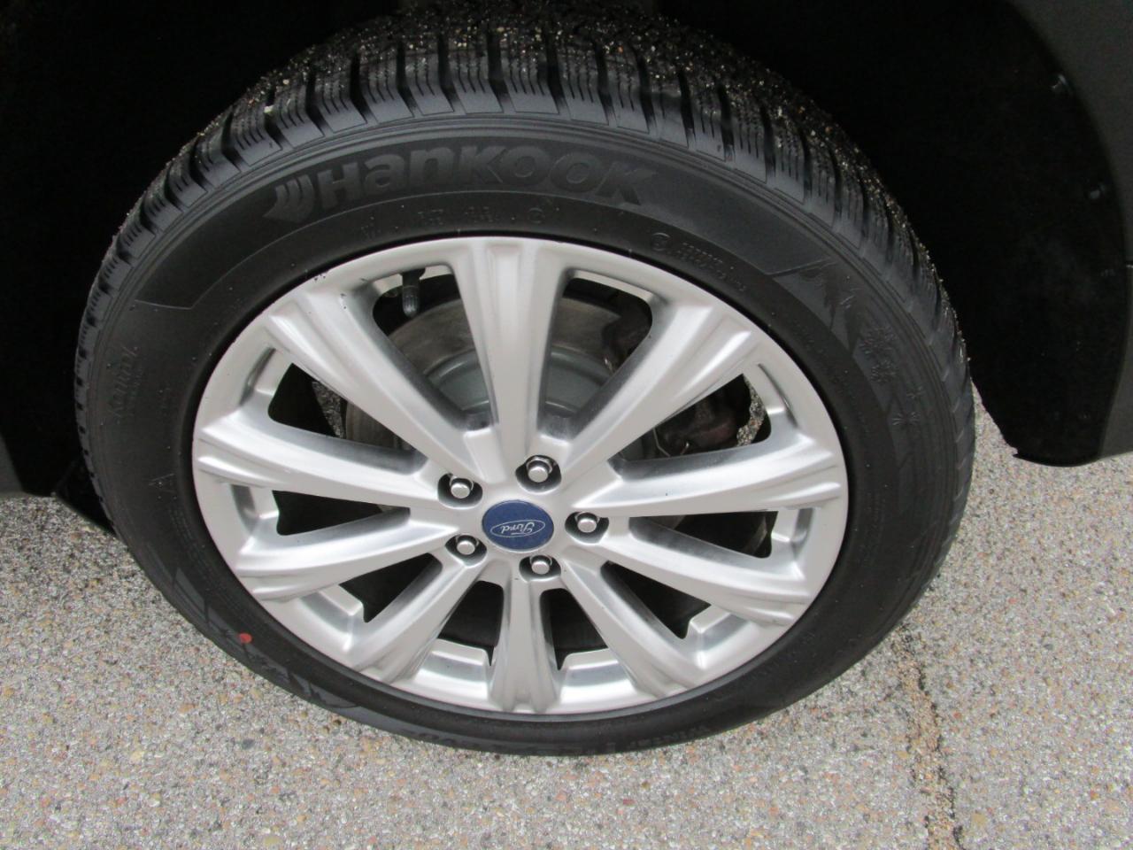 Ford Escape Titanium 4WD 2017