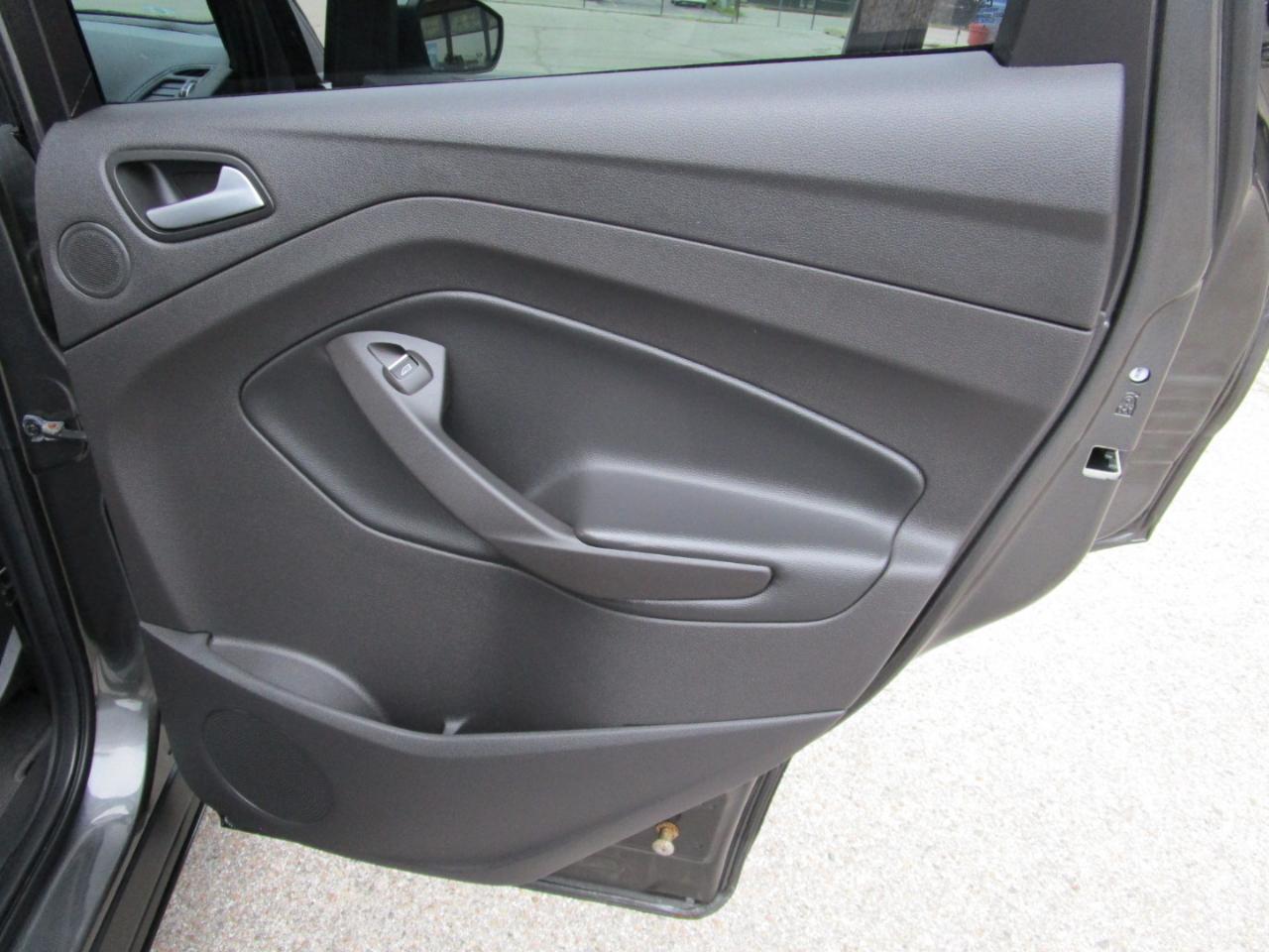 Ford Escape Titanium 4WD 2017