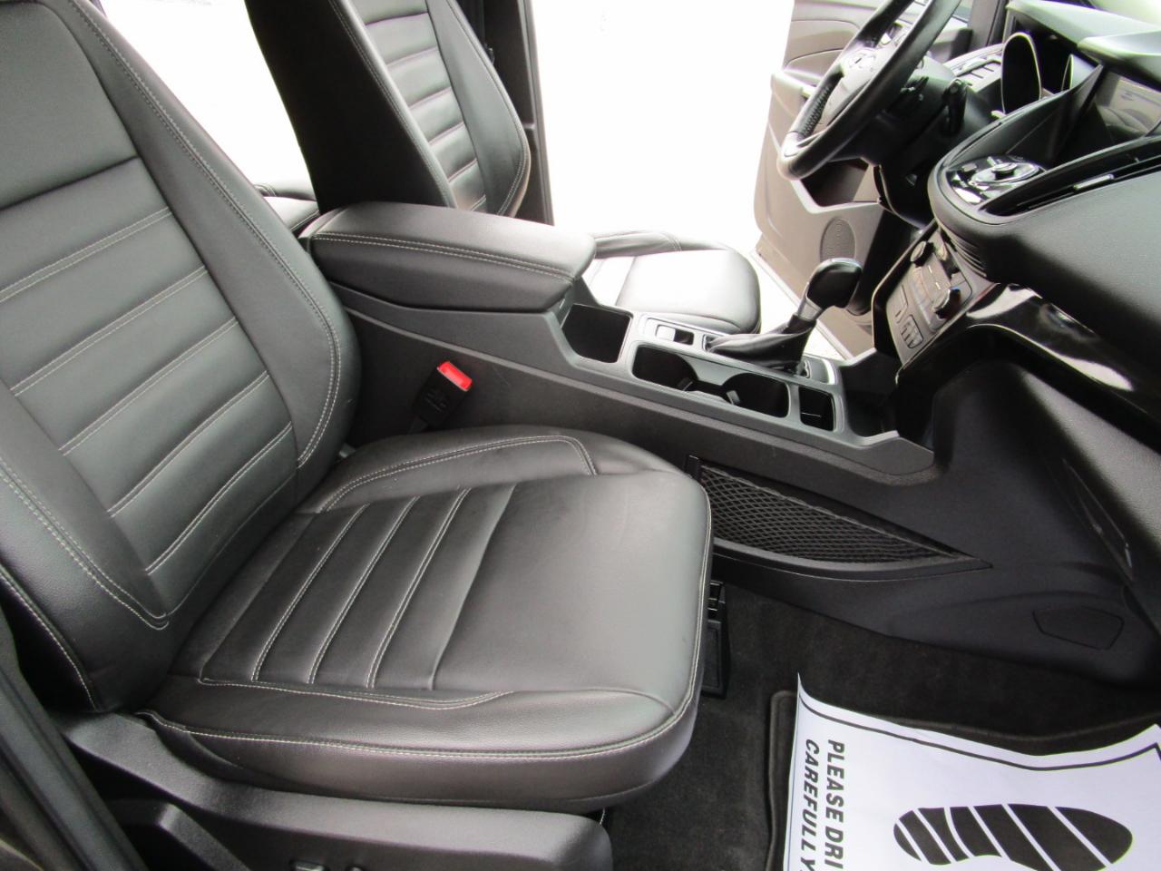 Ford Escape Titanium 4WD 2017