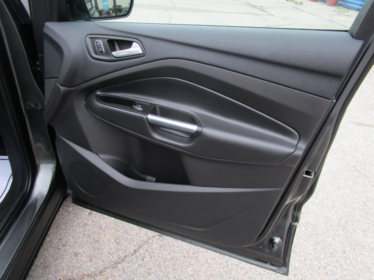Ford Escape Titanium 4WD 2017