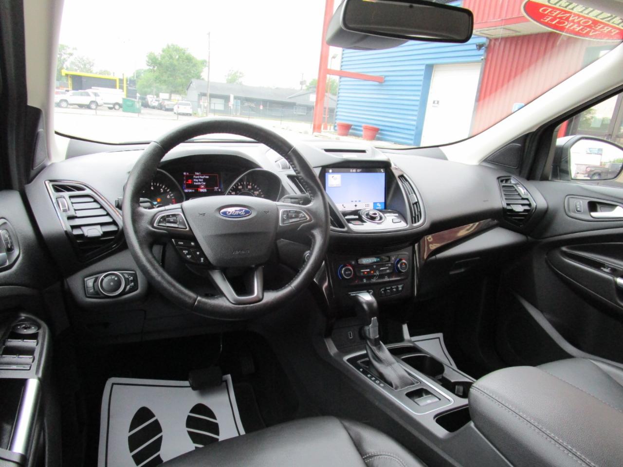 Ford Escape Titanium 4WD 2017