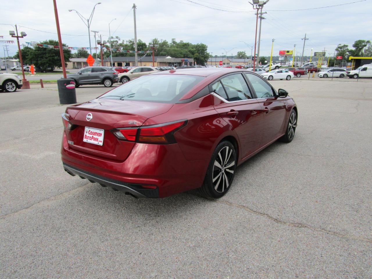 Nissan Altima 2.5 SR Sedan 2022