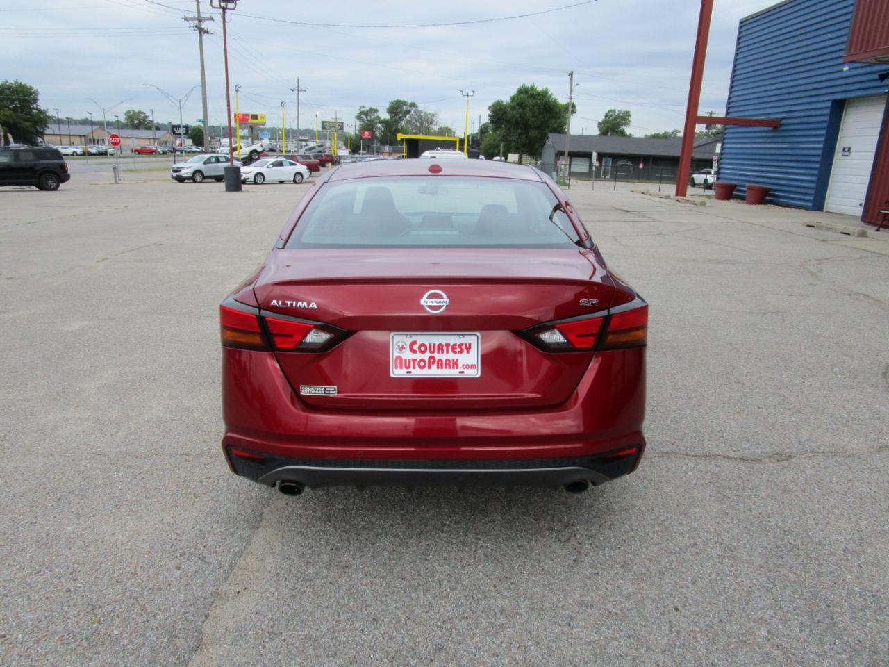 Nissan Altima 2.5 SR Sedan 2022