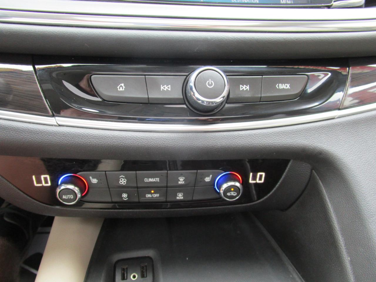 Buick Enclave AWD 4dr Essence 2018