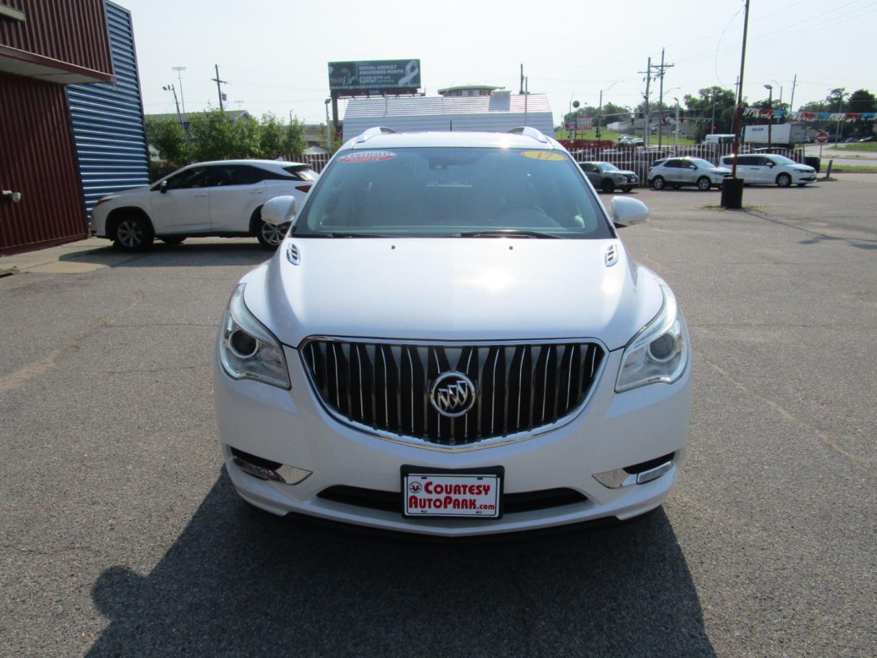 Buick Enclave FWD 4dr Leather 2017