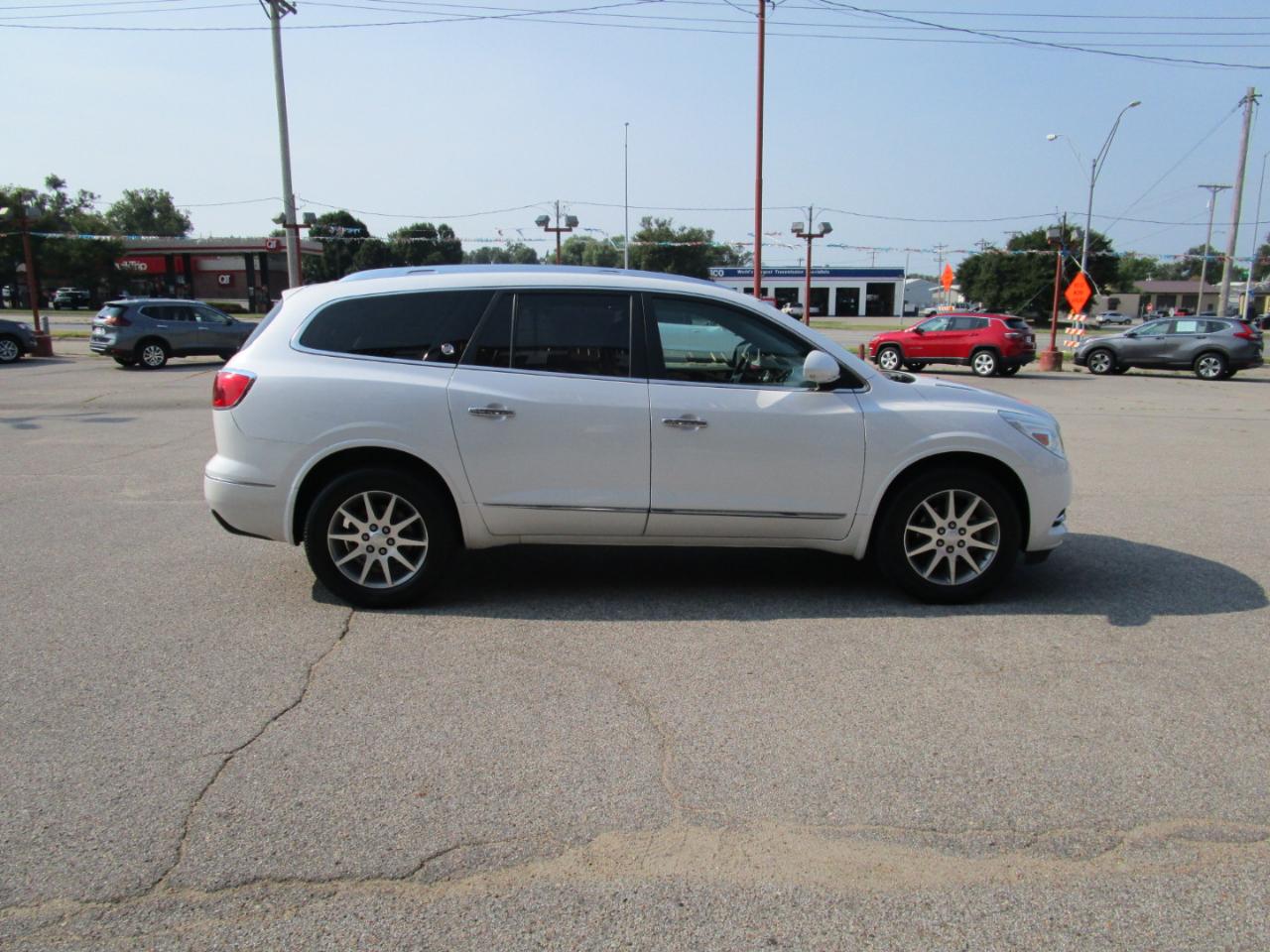 Buick Enclave FWD 4dr Leather 2017