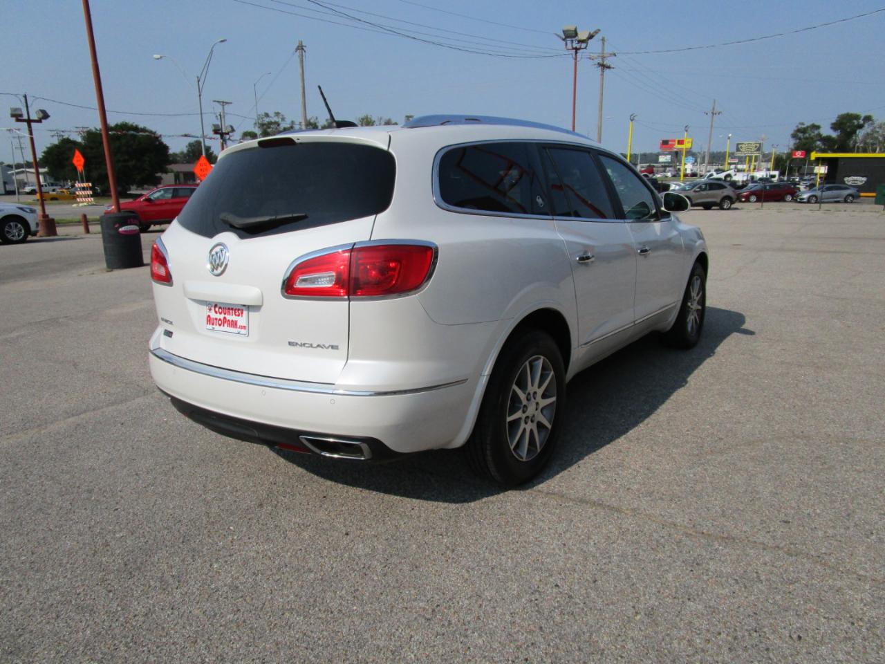 Buick Enclave FWD 4dr Leather 2017