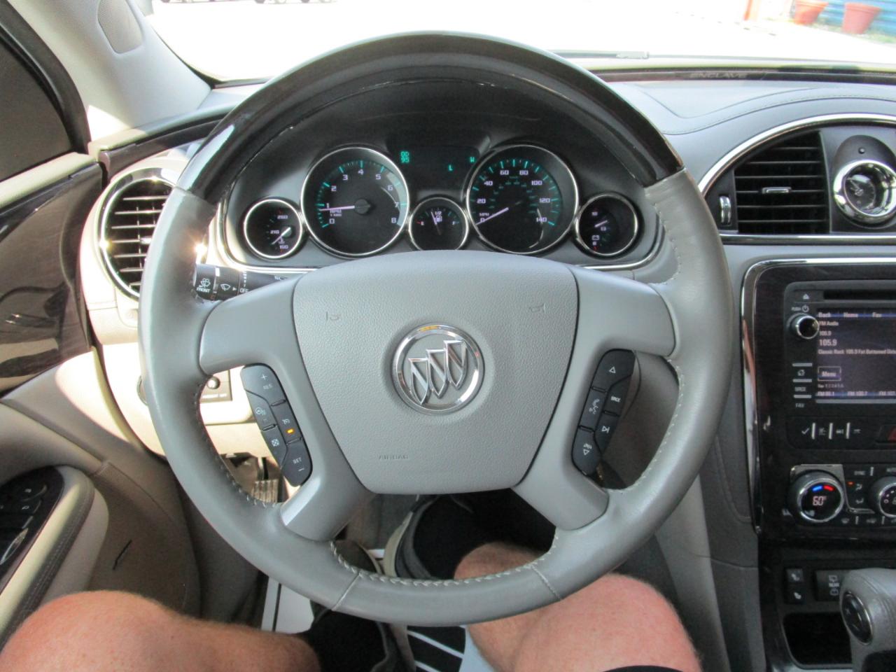 Buick Enclave FWD 4dr Leather 2017