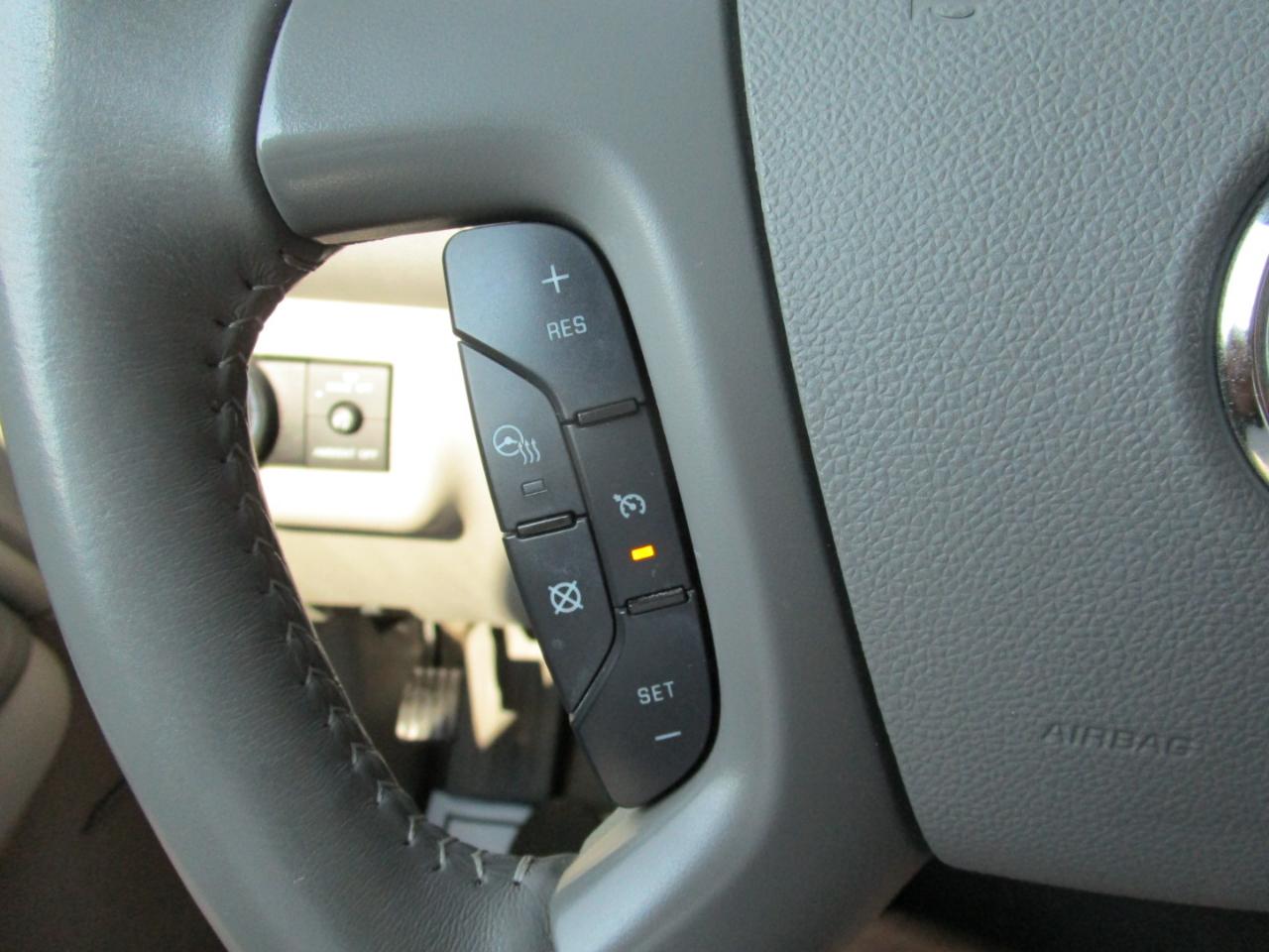 Buick Enclave FWD 4dr Leather 2017