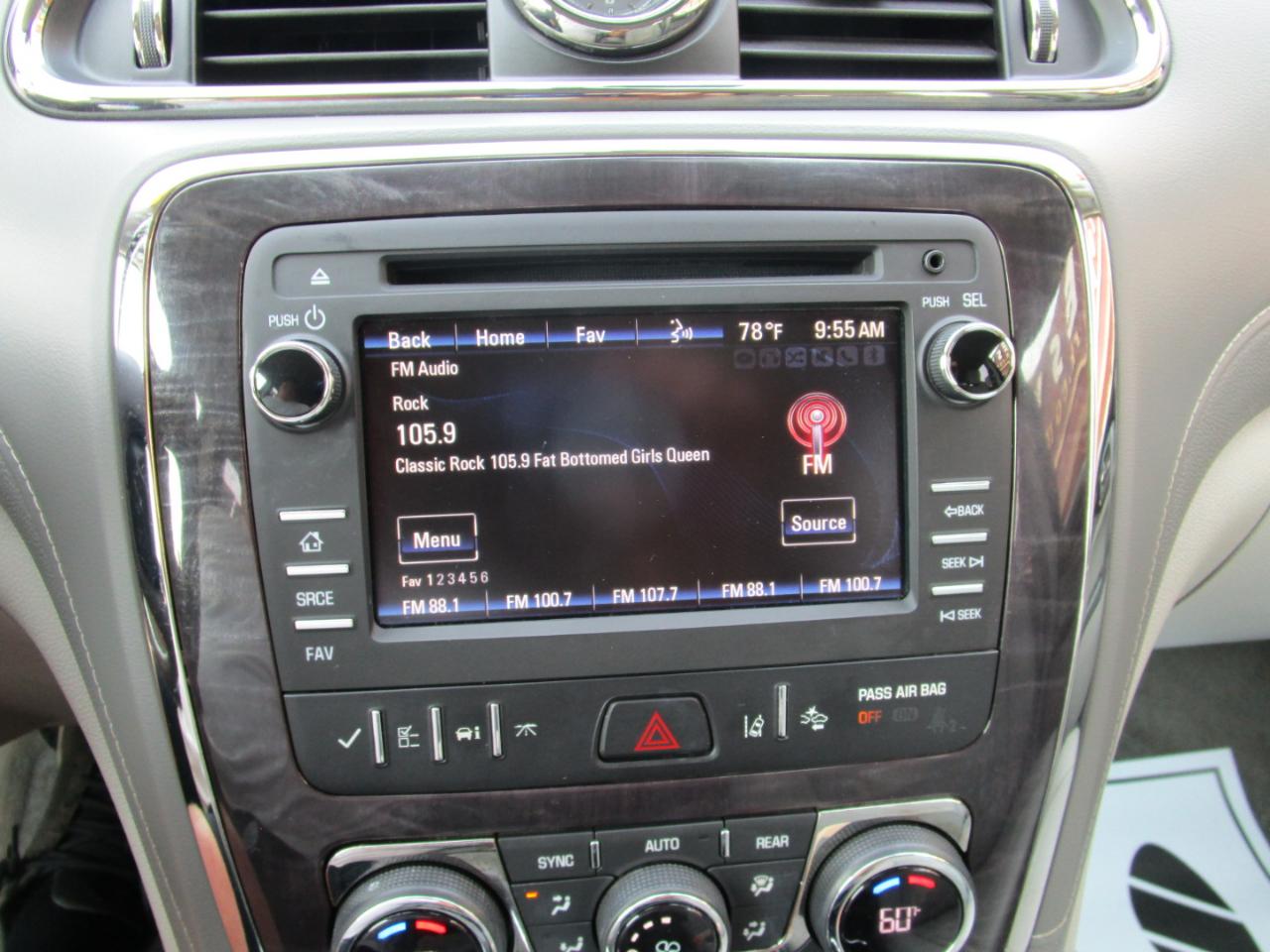 Buick Enclave FWD 4dr Leather 2017