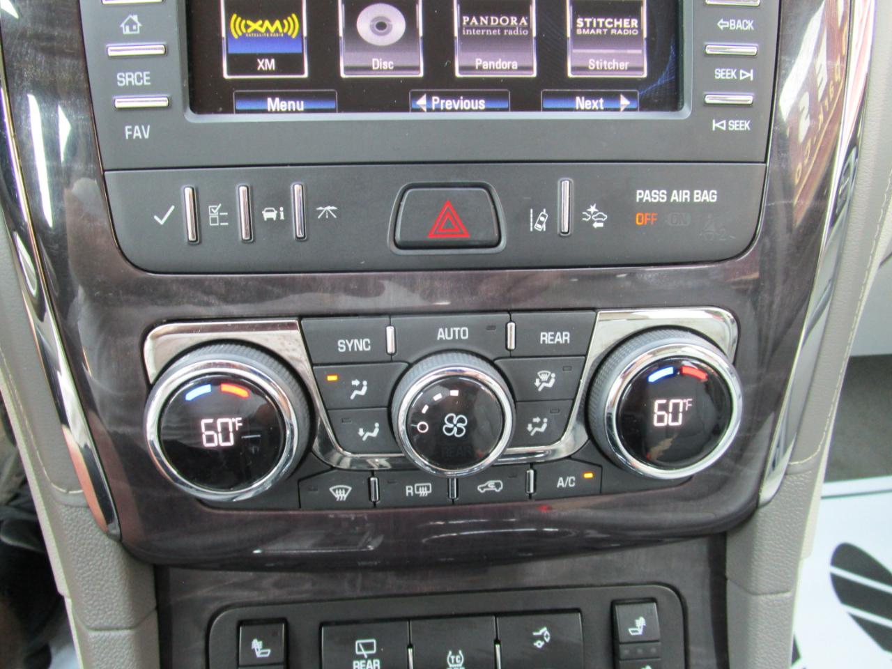 Buick Enclave FWD 4dr Leather 2017