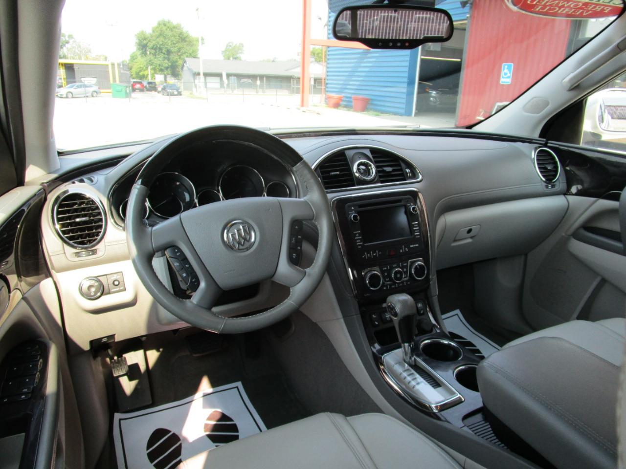 Buick Enclave FWD 4dr Leather 2017
