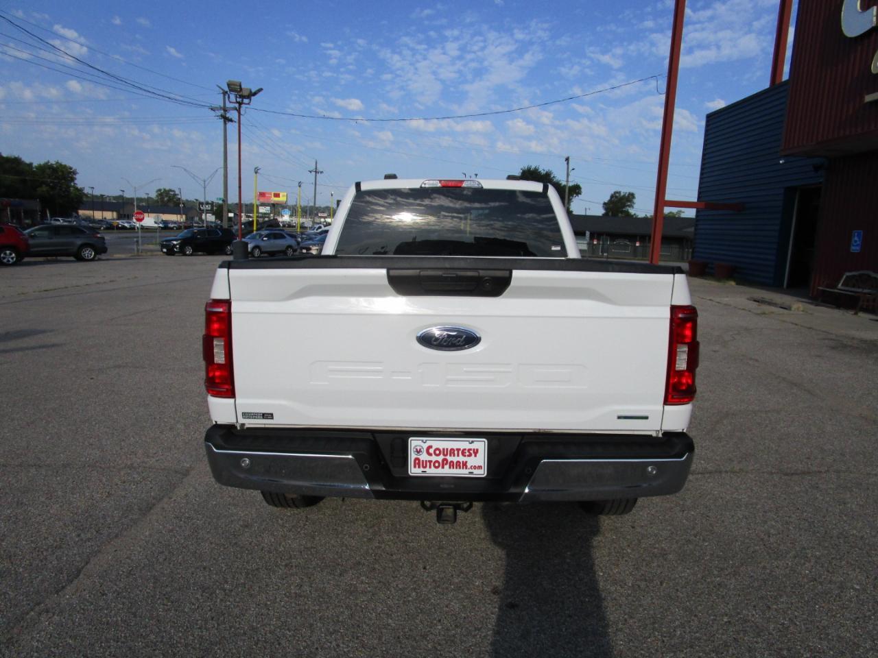 Ford F-150 Lariat 4WD SuperCab 8' Box 2022