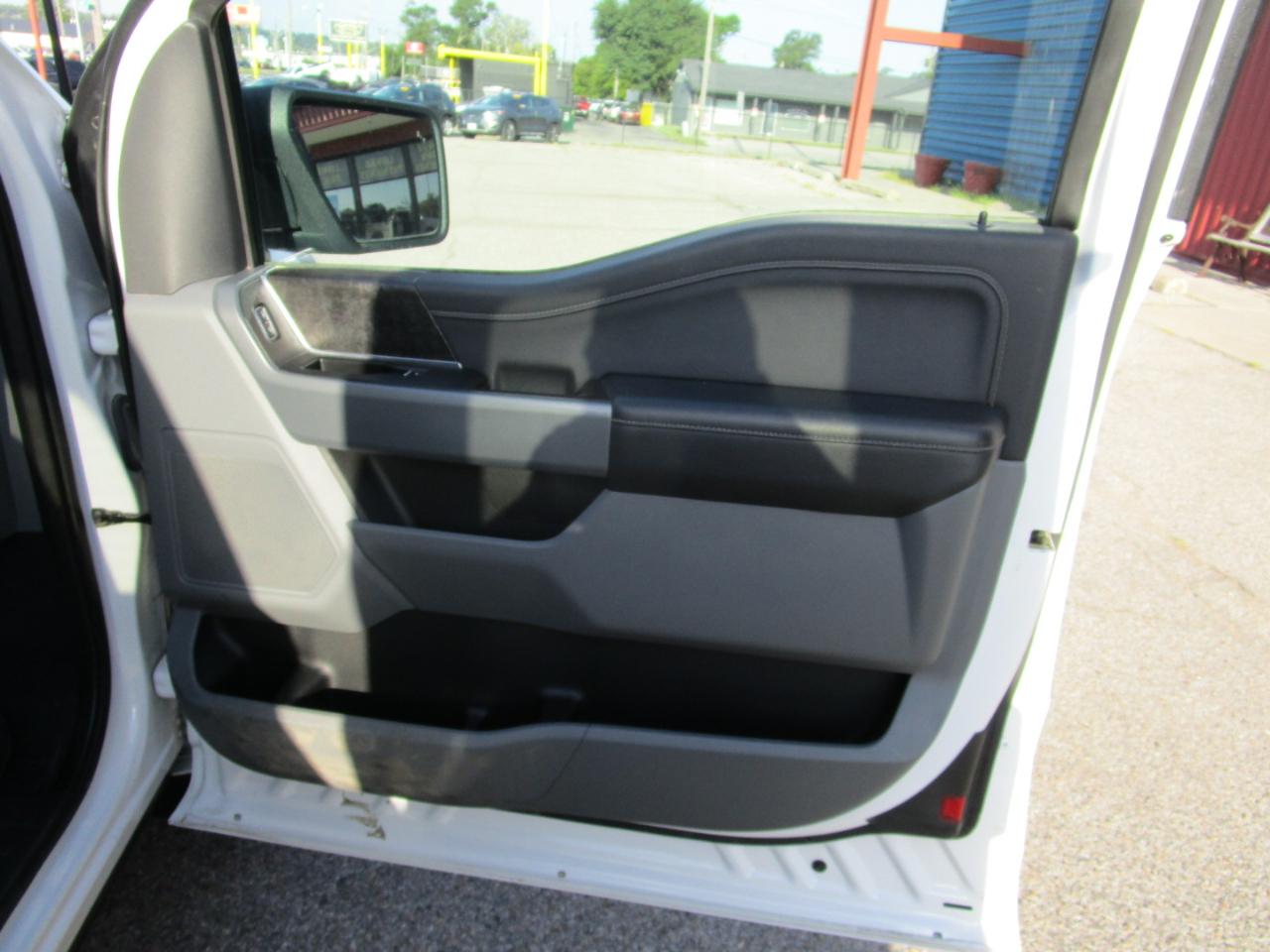 Ford F-150 Lariat 4WD SuperCab 8' Box 2022