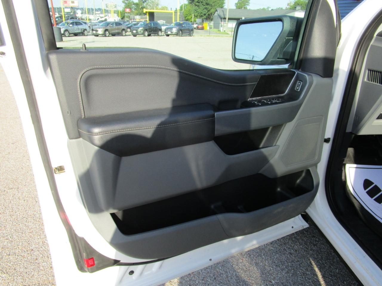 Ford F-150 Lariat 4WD SuperCab 8' Box 2022