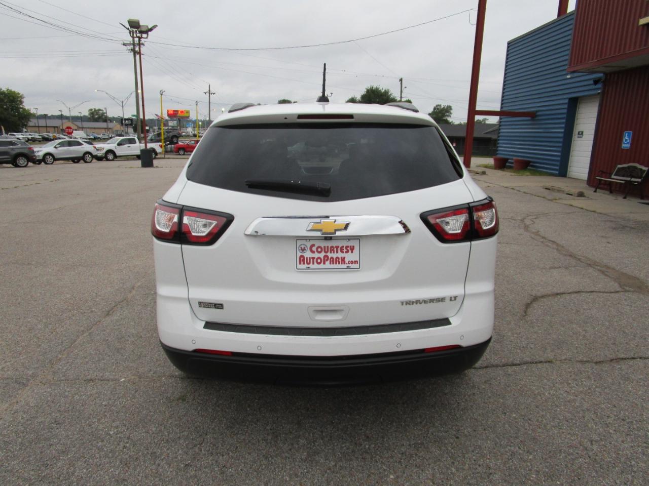 Chevrolet Traverse FWD 4dr LT w/2LT 2016
