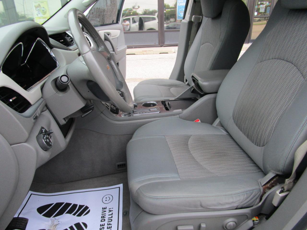 Chevrolet Traverse FWD 4dr LT w/2LT 2016