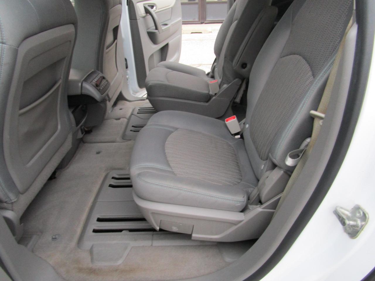 Chevrolet Traverse FWD 4dr LT w/2LT 2016