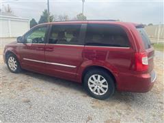 2013 Chrysler Town & Country 