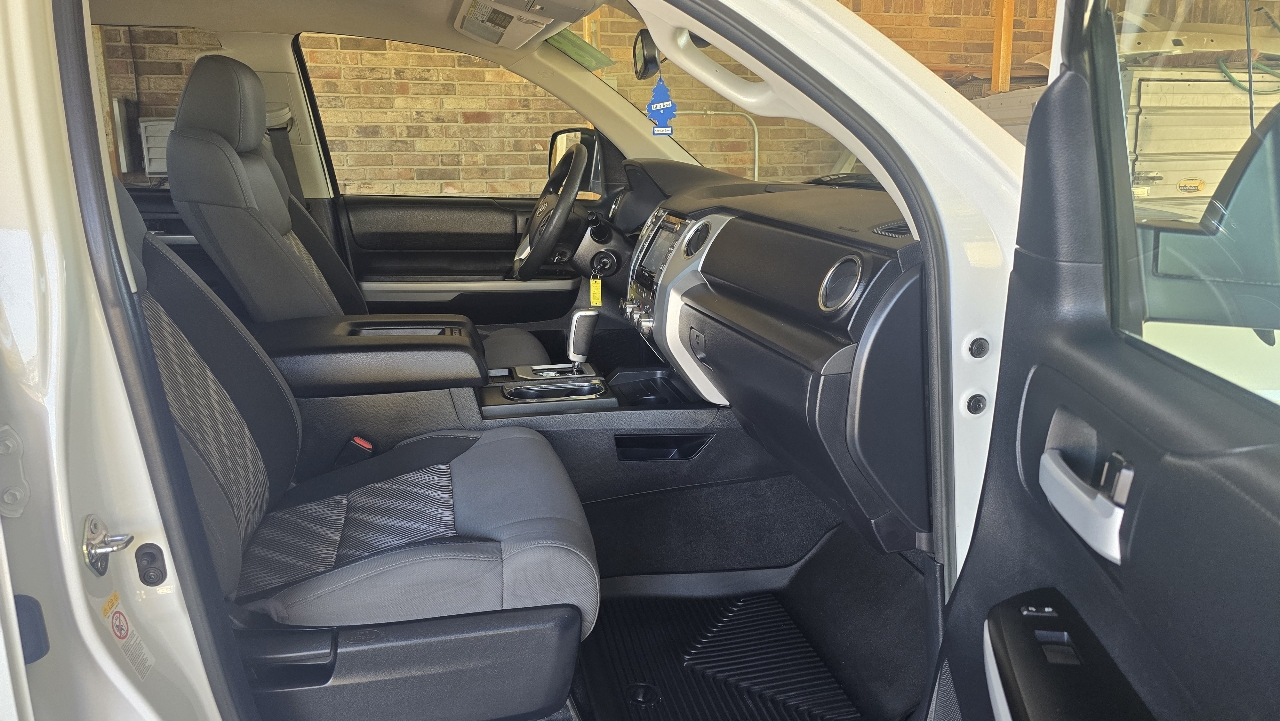 Toyota Tundra 4WD 1794 Edition CrewMax 5.5' Bed 5.7L FFV (Natl) 2018