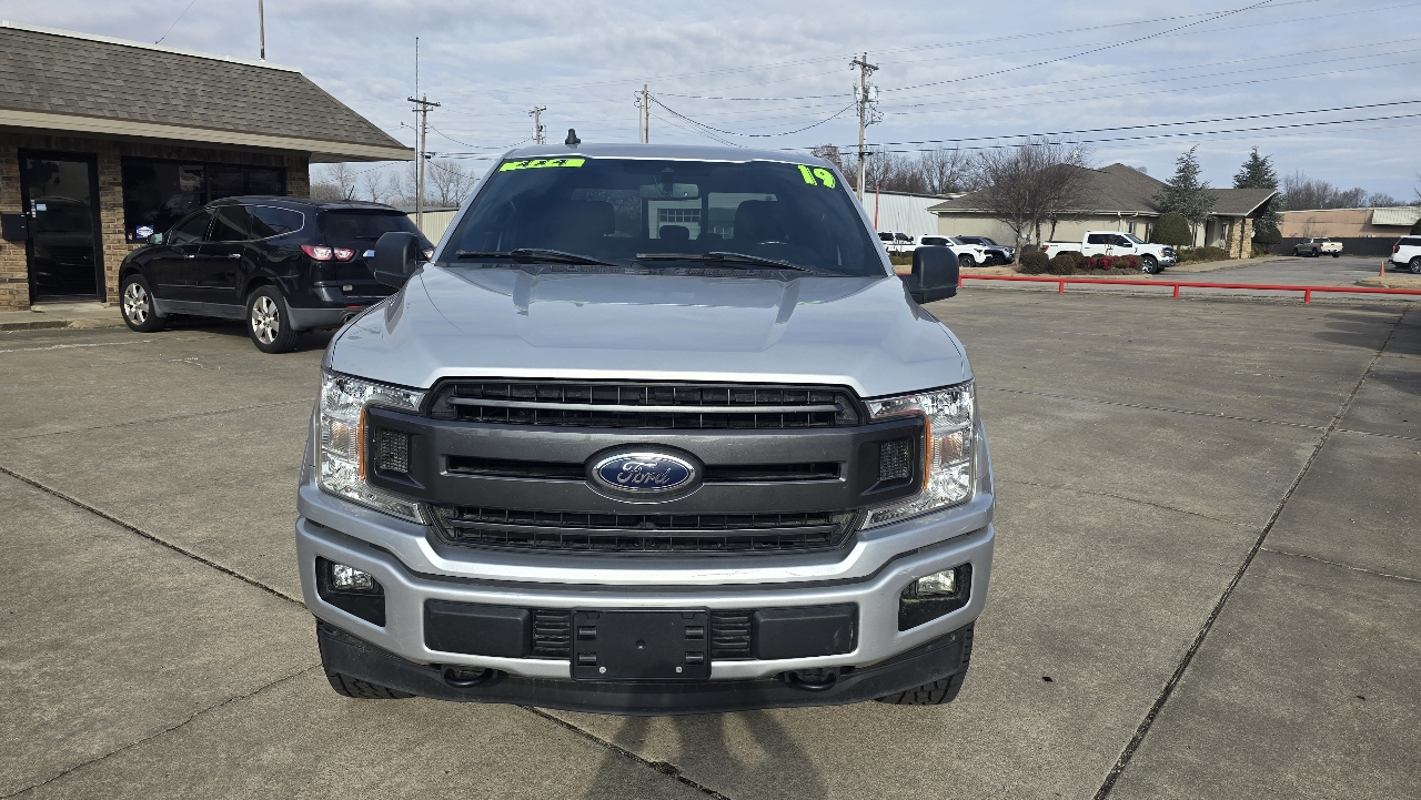 Ford F-150 4WD SuperCrew 145" XLT 2019