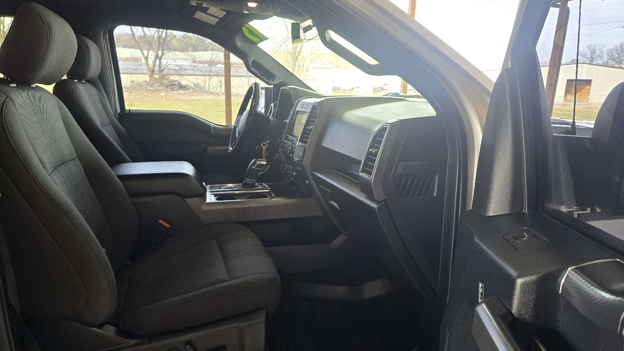 Ford F-150 4WD SuperCrew 145" XLT 2019