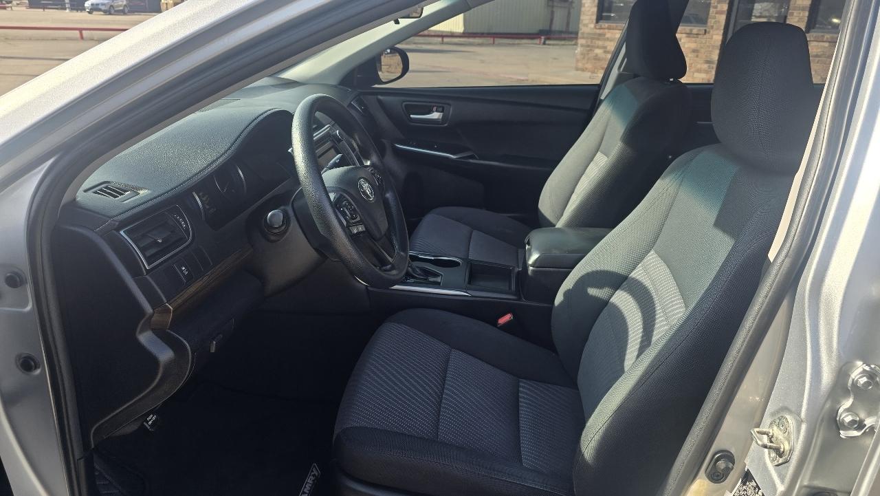 Toyota Camry 4dr Sdn I4 Auto SE w/Special Edition Pkg (Natl) 2016