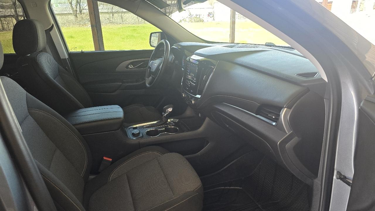 Chevrolet Traverse FWD 4dr LS w/1LS 2021