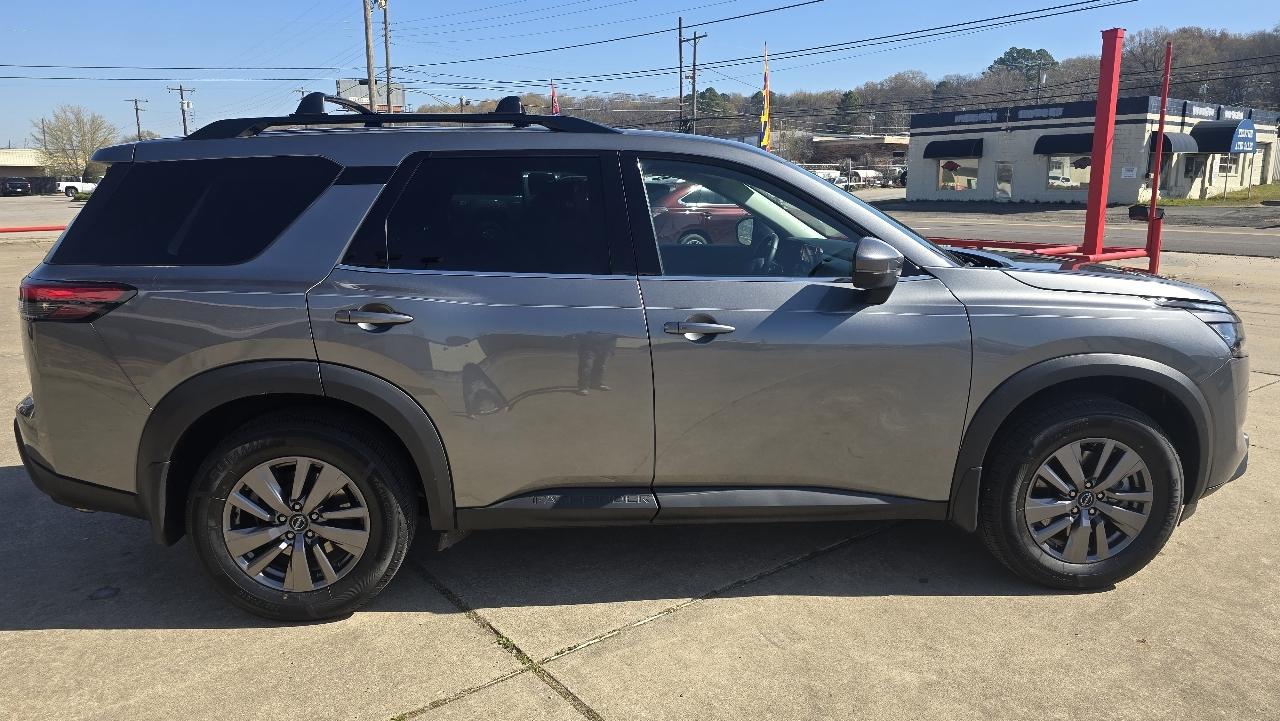 Nissan Pathfinder SV 2WD 2023