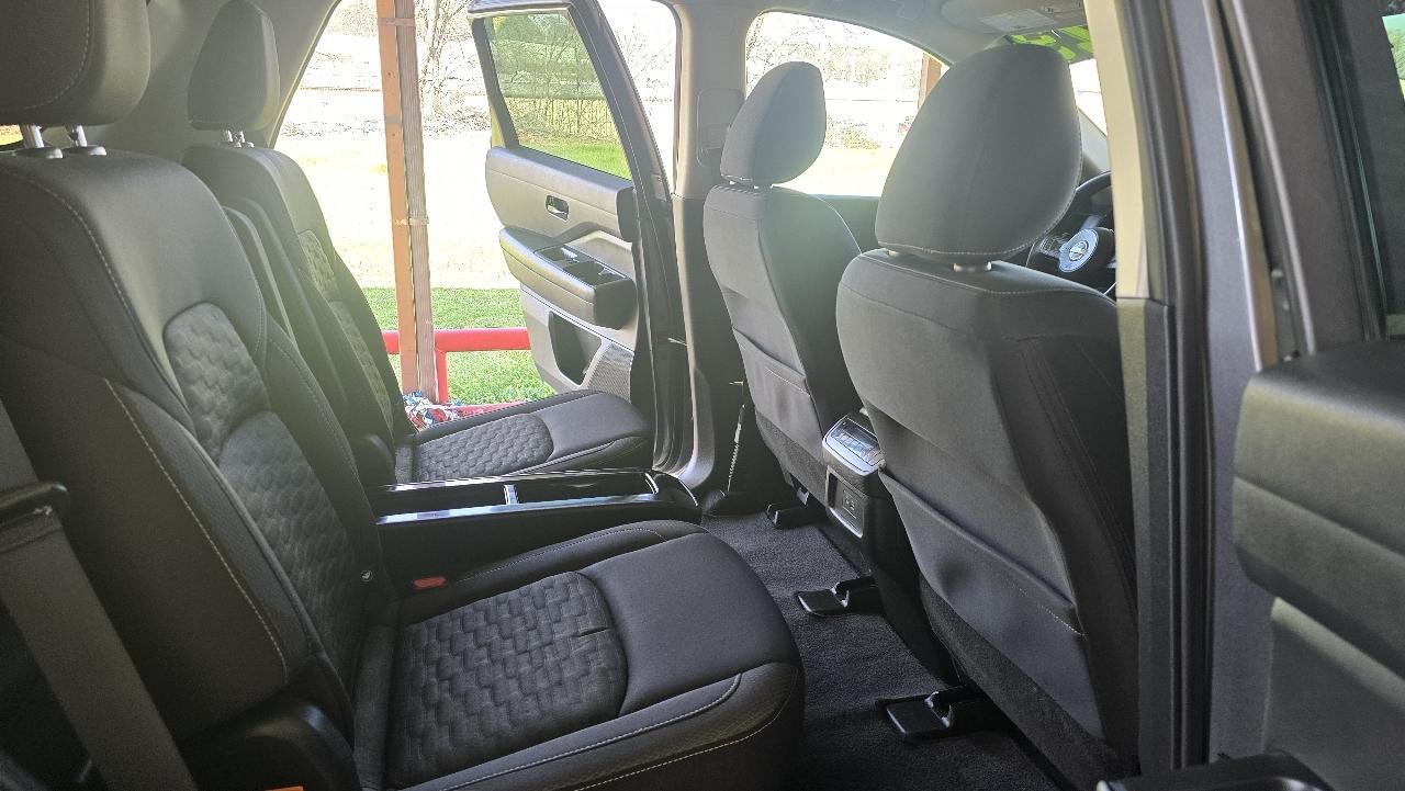 Nissan Pathfinder SV 2WD 2023