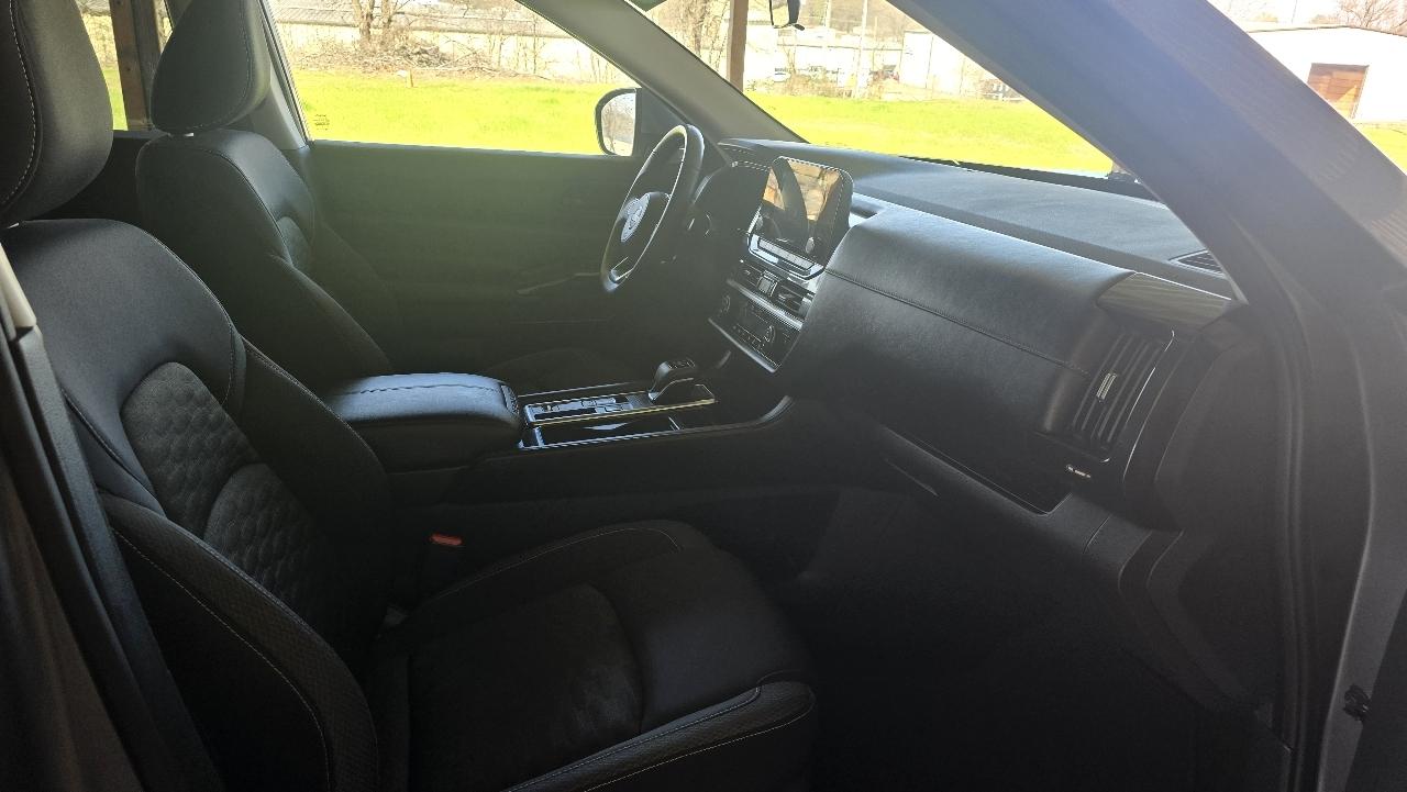 Nissan Pathfinder SV 2WD 2023