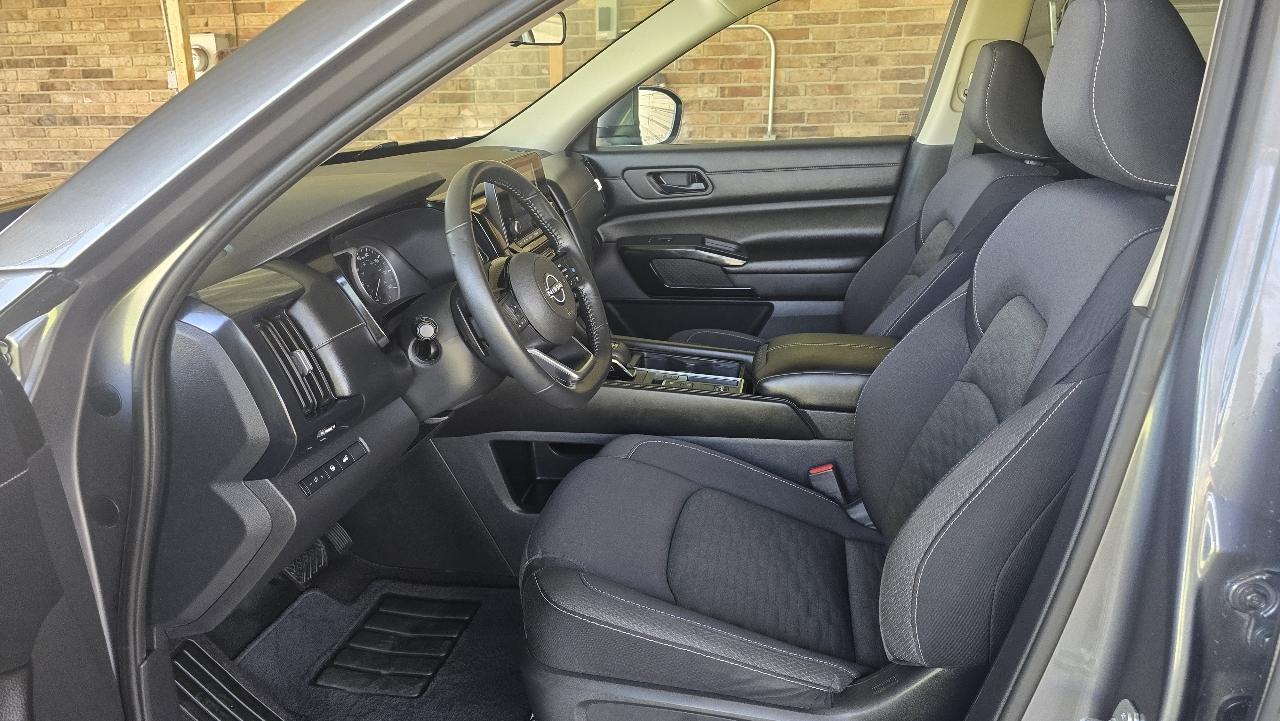 Nissan Pathfinder SV 2WD 2023