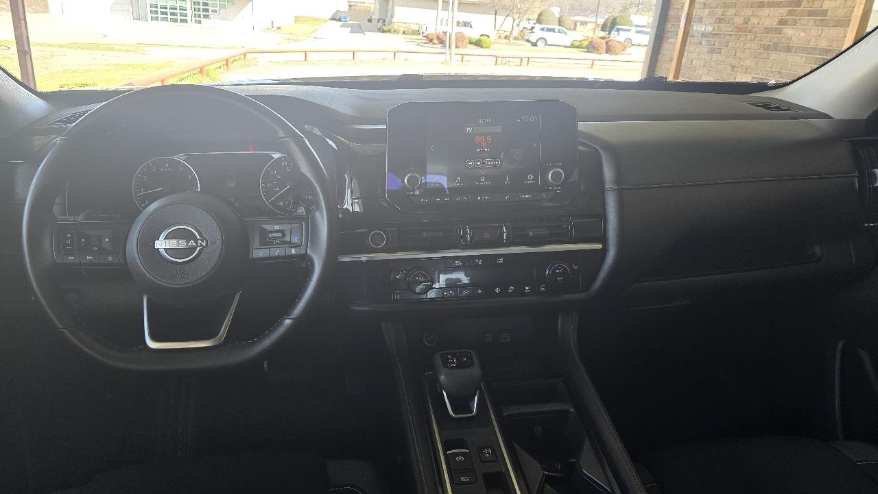 Nissan Pathfinder SV 2WD 2023