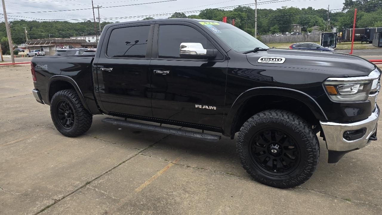 RAM 1500 Laramie 4x4 Crew Cab 5'7" Box 2021