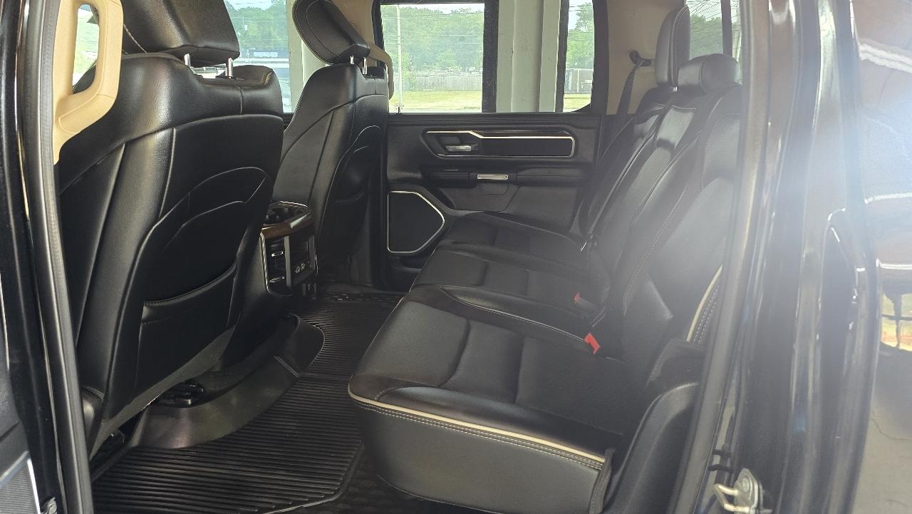 RAM 1500 Laramie 4x4 Crew Cab 5'7" Box 2021