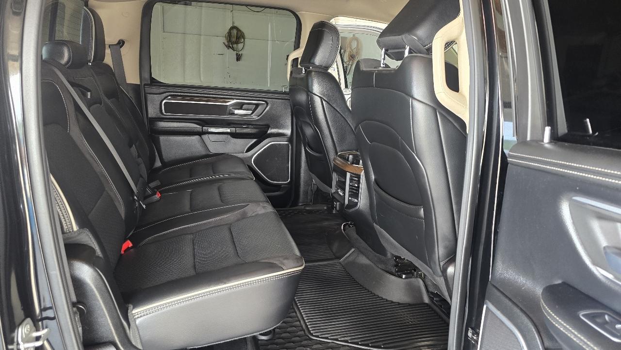 RAM 1500 Laramie 4x4 Crew Cab 5'7" Box 2021