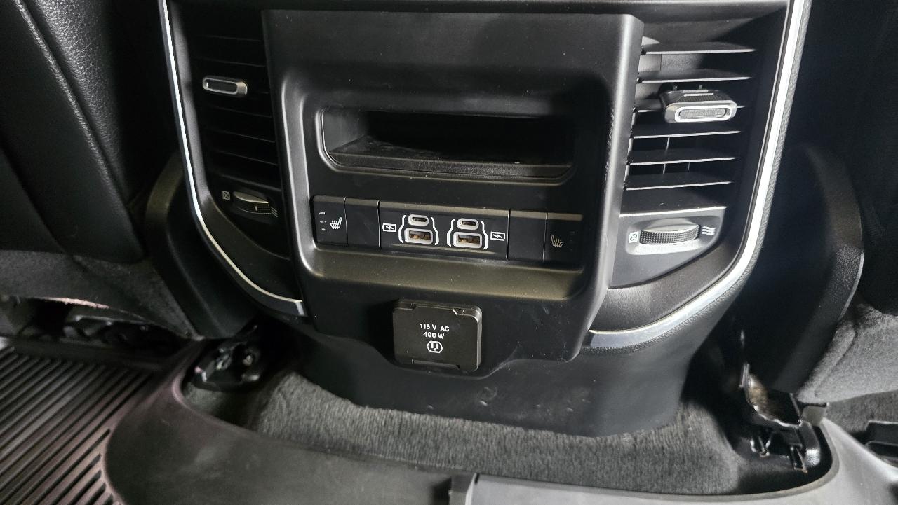 RAM 1500 Laramie 4x4 Crew Cab 5'7" Box 2021