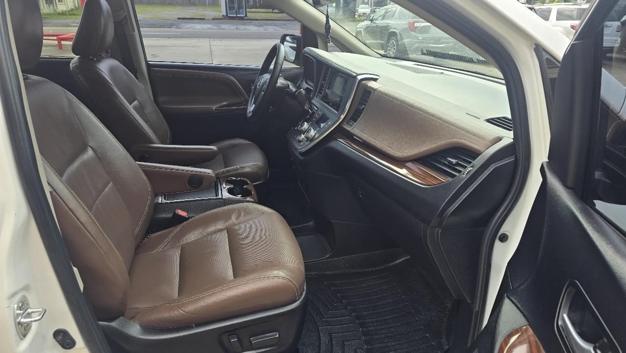 Toyota Sienna Limited FWD 7-Passenger (Natl) 2016