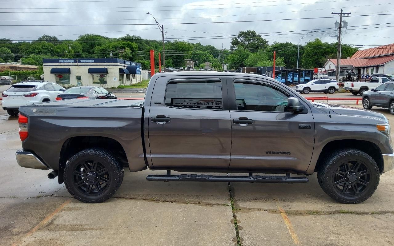 Toyota Tundra 4WD 1794 Edition CrewMax 5.5' Bed 5.7L FFV (Natl) 2018