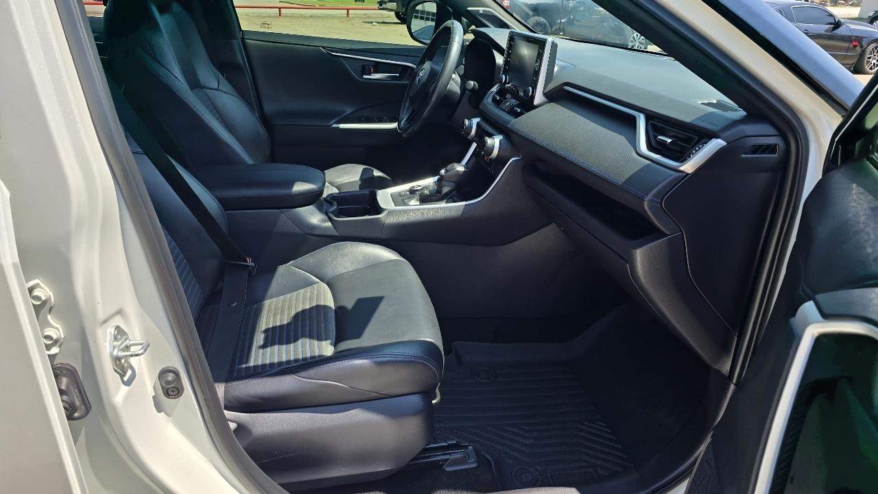 Toyota RAV4 Hybrid XSE AWD (Natl) 2019
