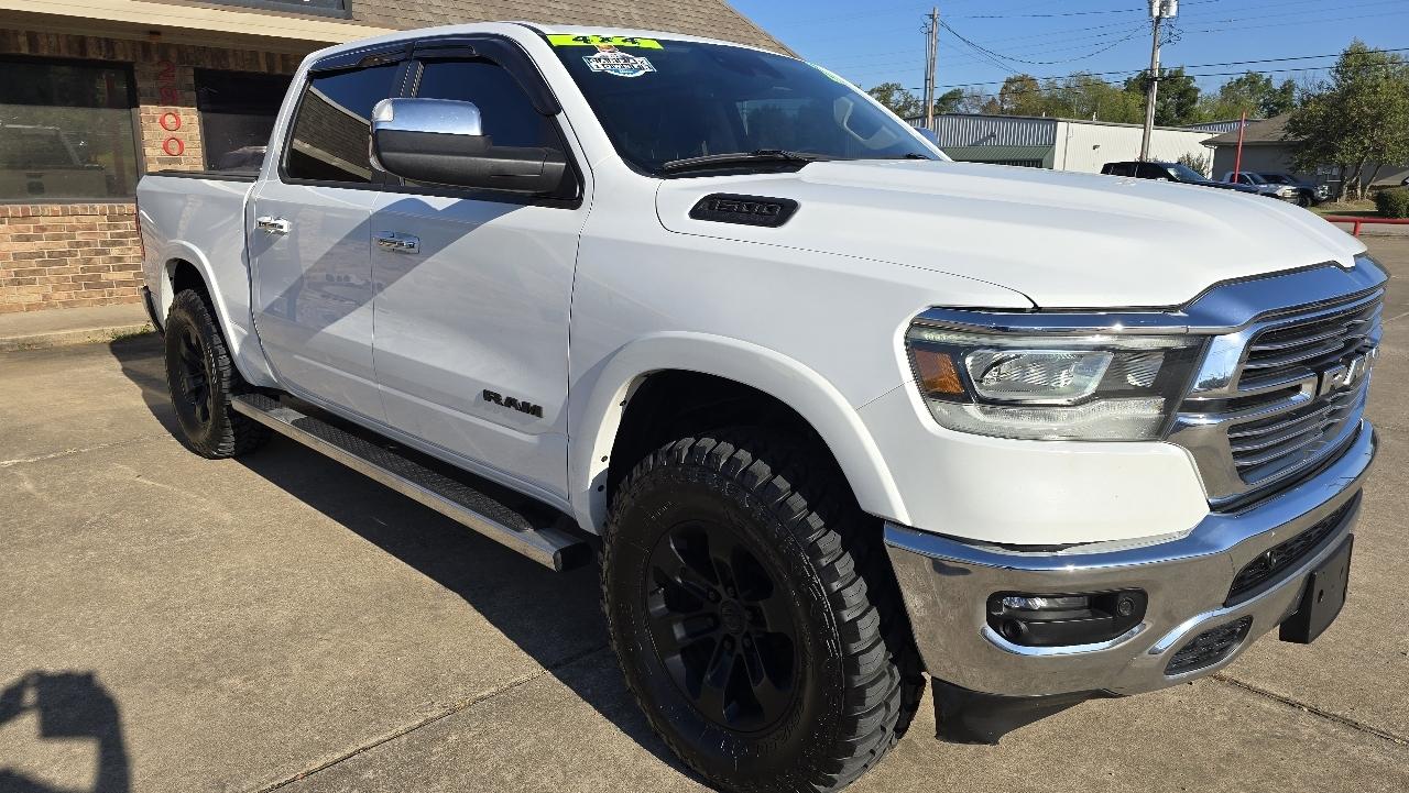 RAM 1500 Laramie 4x4 Crew Cab 5'7" Box 2022