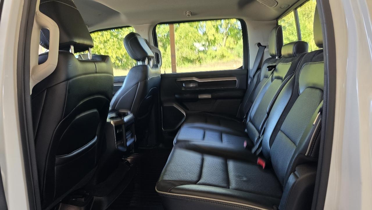 RAM 1500 Laramie 4x4 Crew Cab 5'7" Box 2022