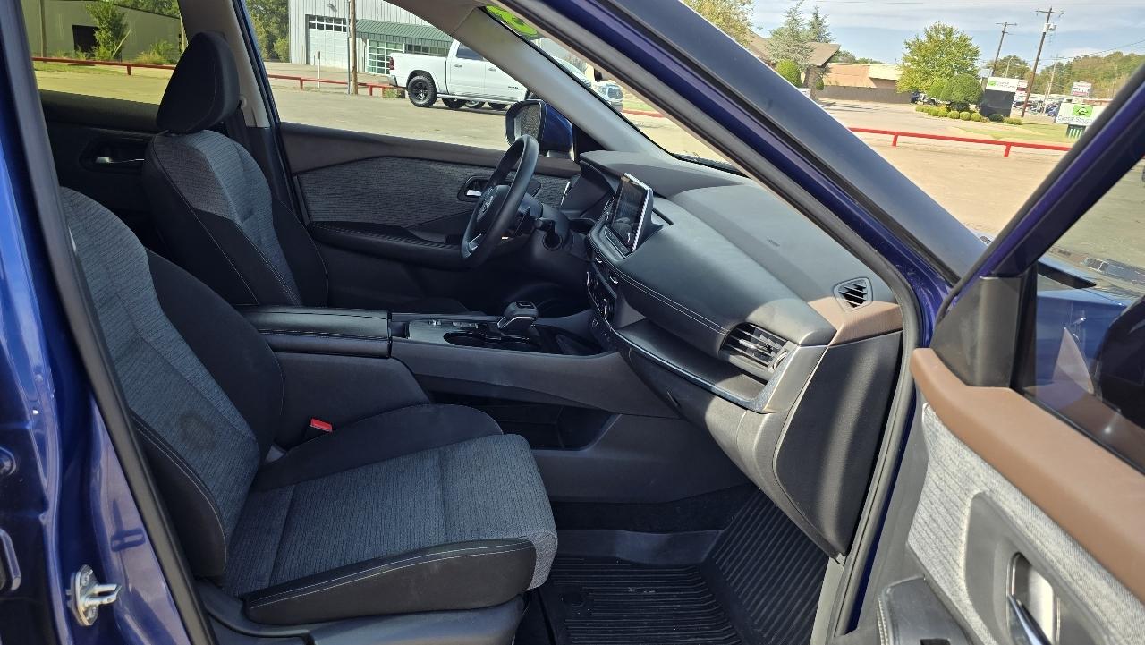 Nissan Rogue FWD SV 2023