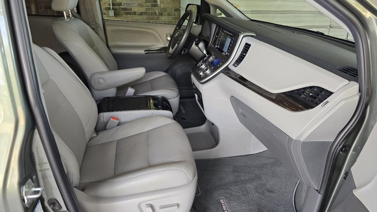 Toyota Sienna Limited Premium AWD 7-Passenger (Natl) 2020