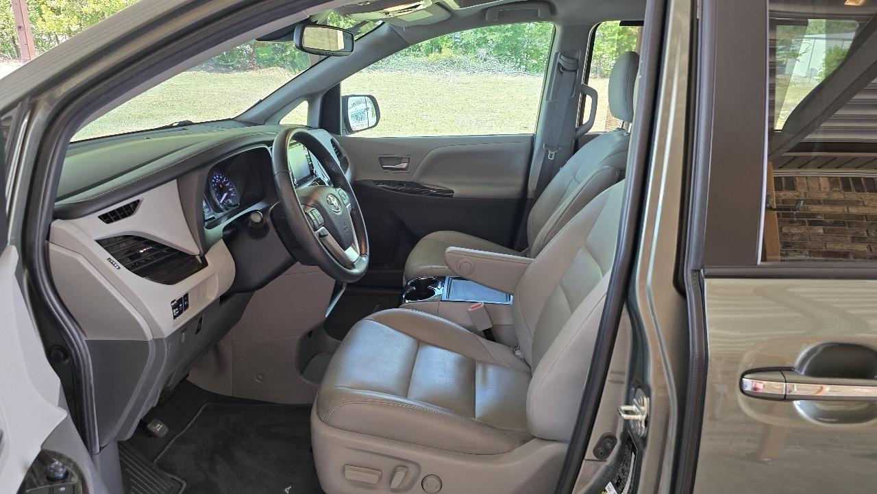 Toyota Sienna Limited Premium AWD 7-Passenger (Natl) 2020